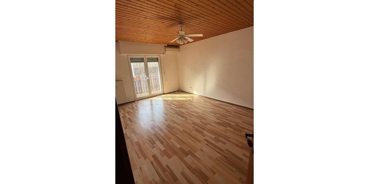 Etagenwohnung Hemsbach - 4.5 Zimmer, 120 m&sup2;, 1.300&euro; | Angebot:25414397