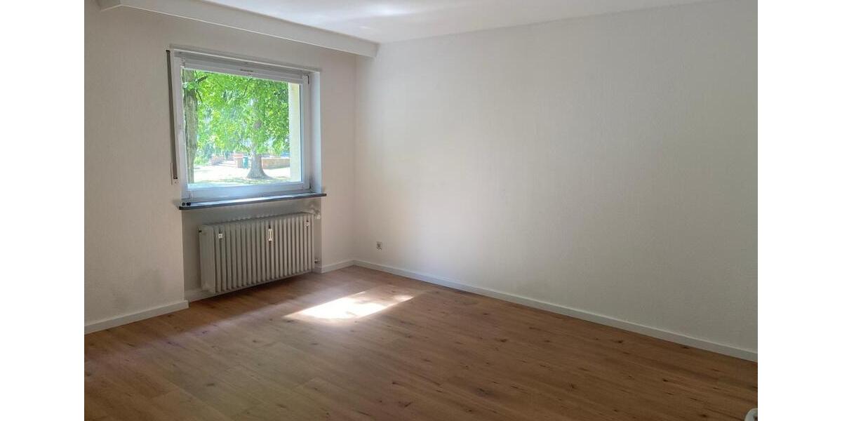 Erdgeschoßwohnung Hockenheim - 3.5 Zimmer, 100 m&sup2;, 1.300&euro; | Angebot:26408845