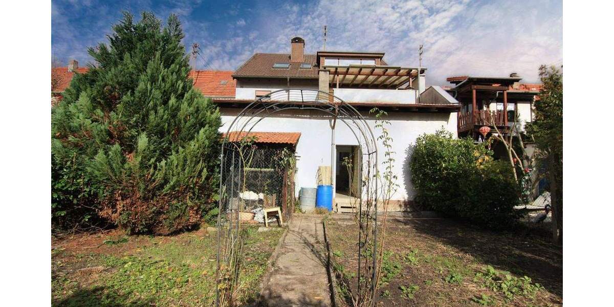 Reihenmittelhaus Walldorf - 8 Zimmer, 239 m&sup2;, 568.000&euro; | Angebot:25567401