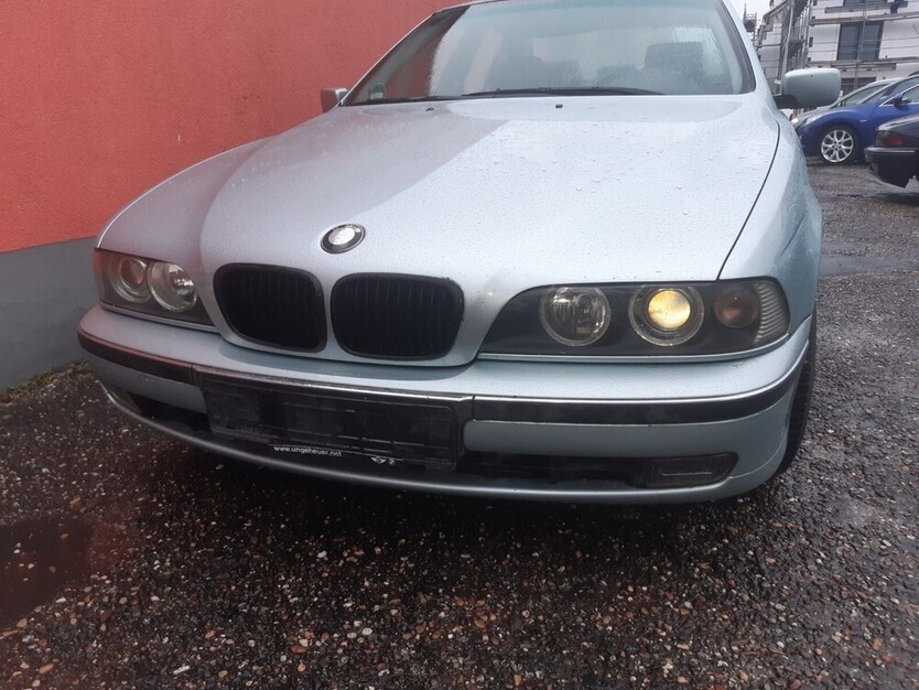 523i