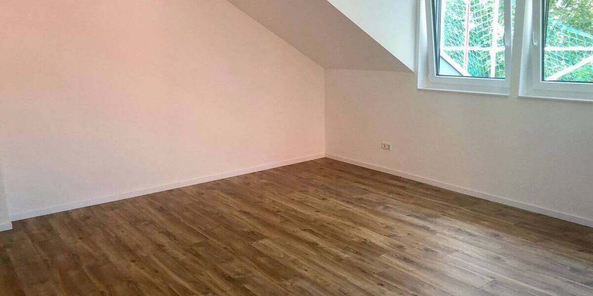 Etagenwohnung Schriesheim - 5 Zimmer, 197 m&sup2;, 2.300&euro; | Angebot:26545588