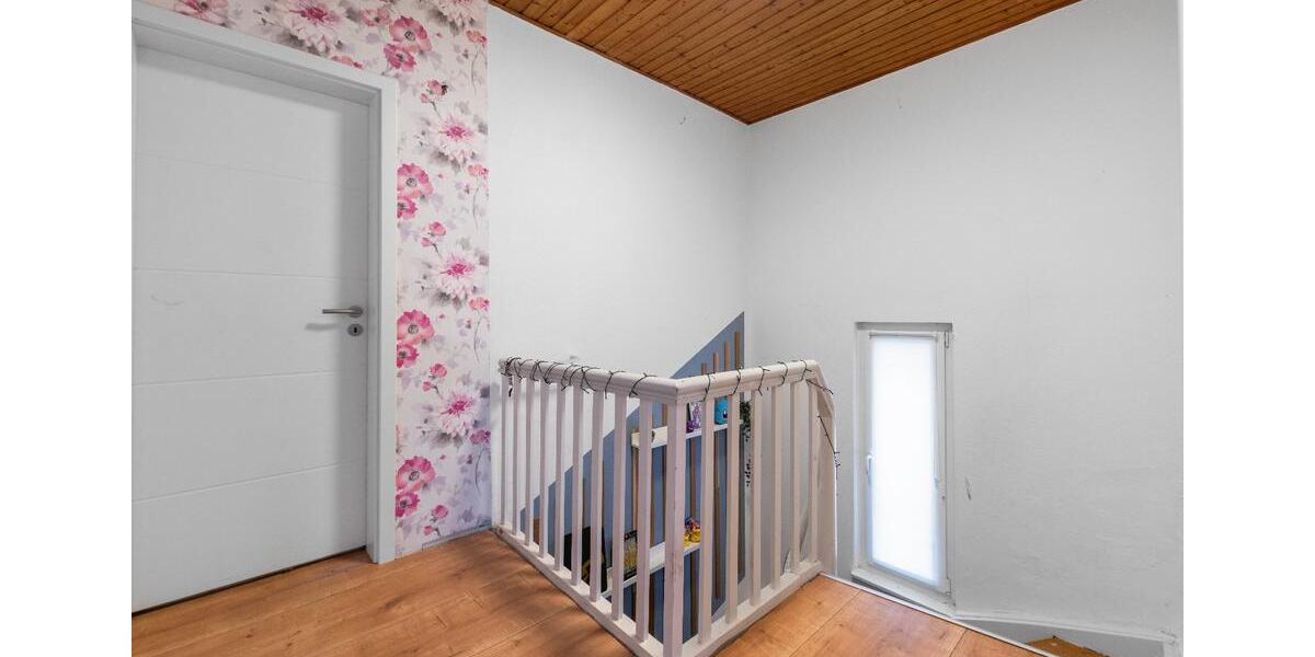 Einfamilienhaus Ludwigshafen am Rhein Rheingönheim - 8 Zimmer, 269 m&sup2;, 399.000&euro; | Angebot:25572222