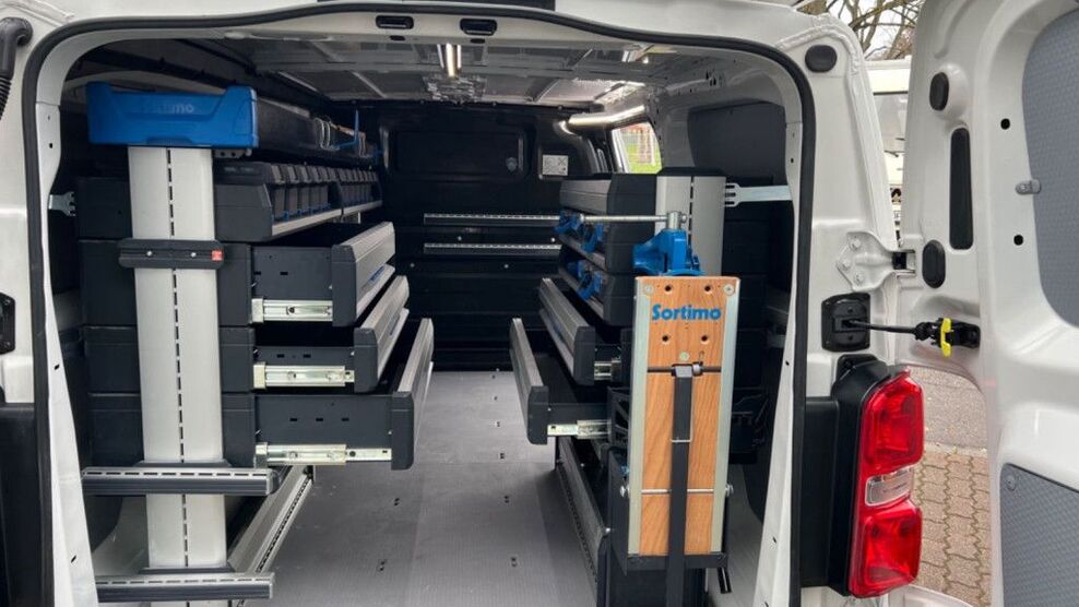 Opel Vivaro 18.285 km 25.750 € Hockenheim 68766