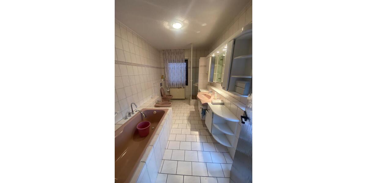 Etagenwohnung Mannheim Rheinau - 4 Zimmer, 180 m&sup2;, 1.800&euro; | Angebot:26420788