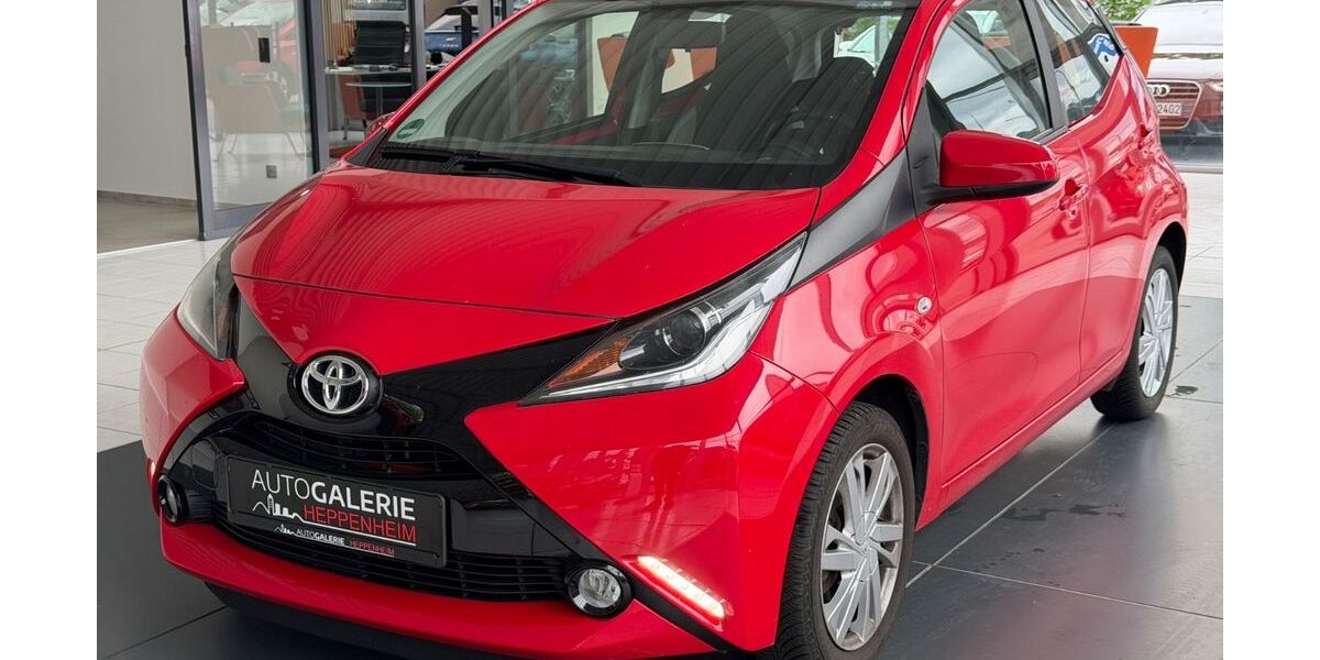 Toyota Aygo (X) 77.000 km 8.500 &euro; Heppenheim 64646