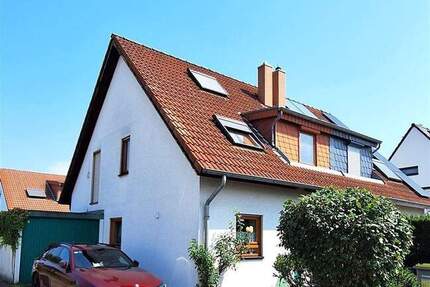 Doppelhaushälfte mit Garten , Garage & PKW Stellplatz in MA - Gartenstadt 4 zimmer