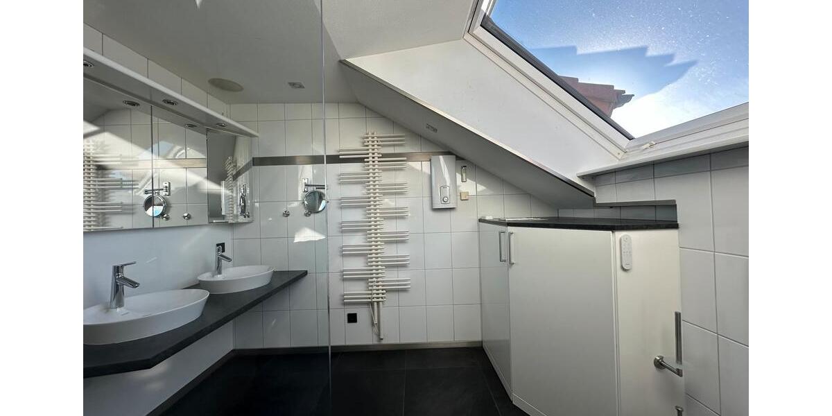 Dachgeschoßwohnung Ladenburg - 4 Zimmer, 108 m&sup2;, 546.000&euro; | Angebot:25099574