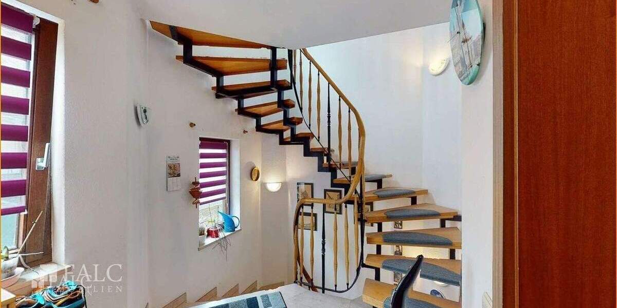 Mehrfamilienhaus, Wohnhaus Wiesloch / Baiertal Baiertal - 9 Zimmer, 351 m&sup2;, 799.000&euro; | Angebot:25390604