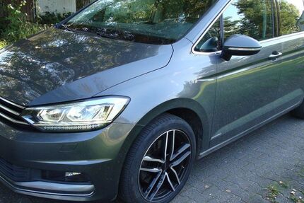 VW Touran 76.100 km 21.999 € Lorsch 64653