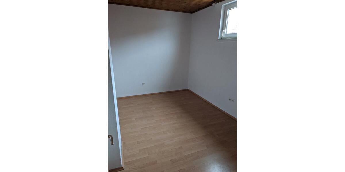Reihenhaus Ludwigshafen am Rhein Rheingönheim - 5 Zimmer, 132 m&sup2;, 1.300&euro; | Angebot:26167778