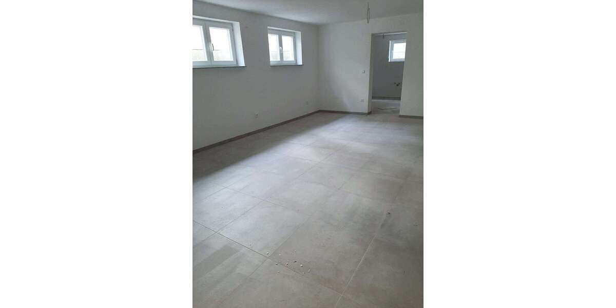 Etagenwohnung Sinsheim - 3 Zimmer, 90 m&sup2;, 890&euro; | Angebot:27141366