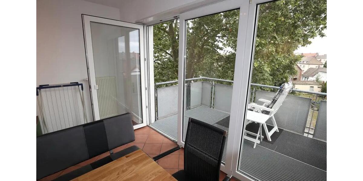 Dachgeschoßwohnung Ludwigshafen am Rhein Mundenheim - 2.5 Zimmer, 75 m&sup2;, 850&euro; | Angebot:26660906