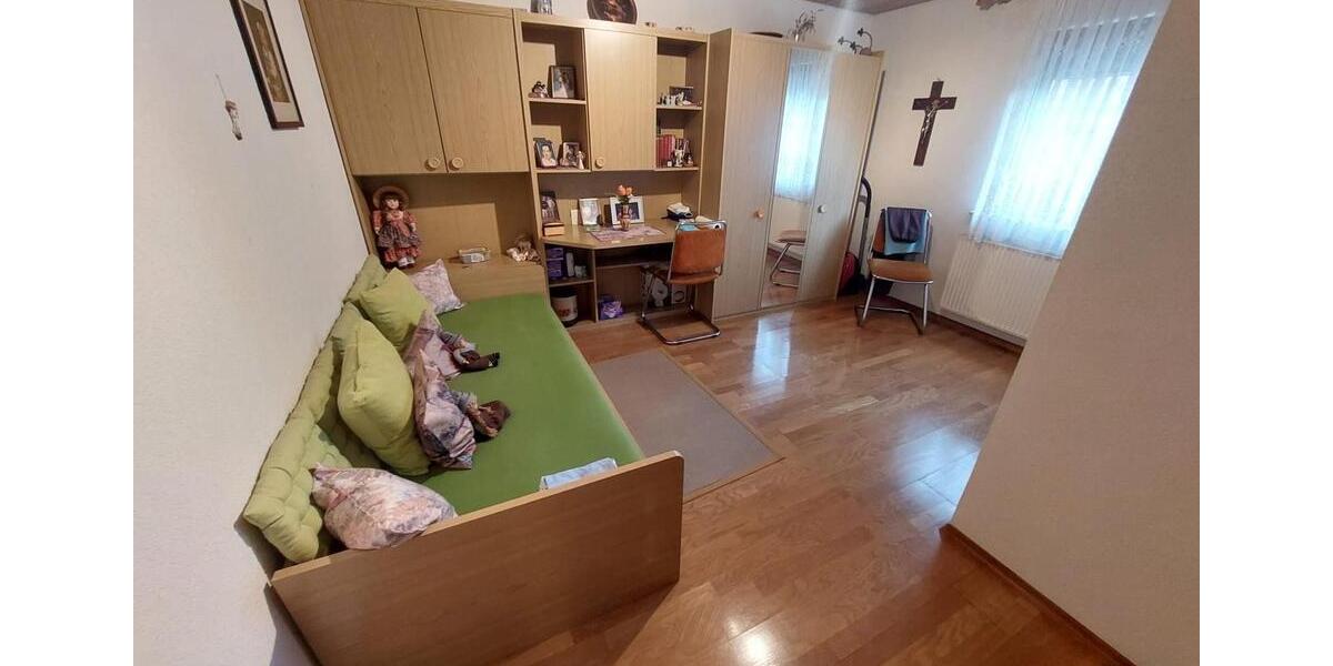 Reihenhaus Ludwigshafen am Rhein - 5 Zimmer, 115 m&sup2;, 1.600&euro; | Angebot:25589606