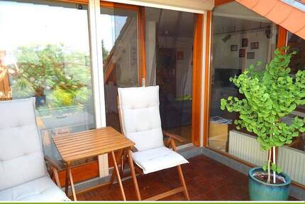 Schöne 2,5 ZKB mit sonniger Dachterrasse + Einbauküche + Stellplatz