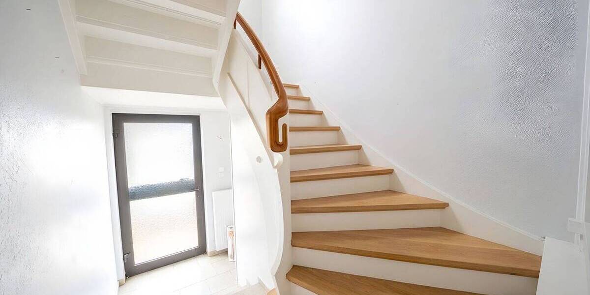 Einfamilienhaus Wiesenbach - 8 Zimmer, 223 m&sup2;, 500.000&euro; | Angebot:26307284