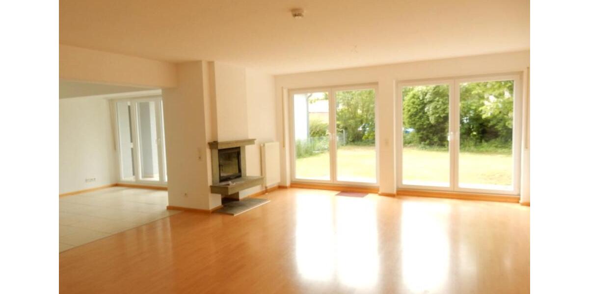 Doppelhaushälfte Schwetzingen - 7 Zimmer, 180 m&sup2;, 1.800&euro; | Angebot:26241969