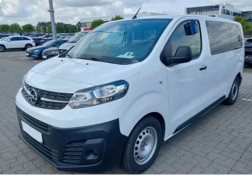 Opel Vivaro 28.000 km 22.999 &euro; Sinsheim 74889