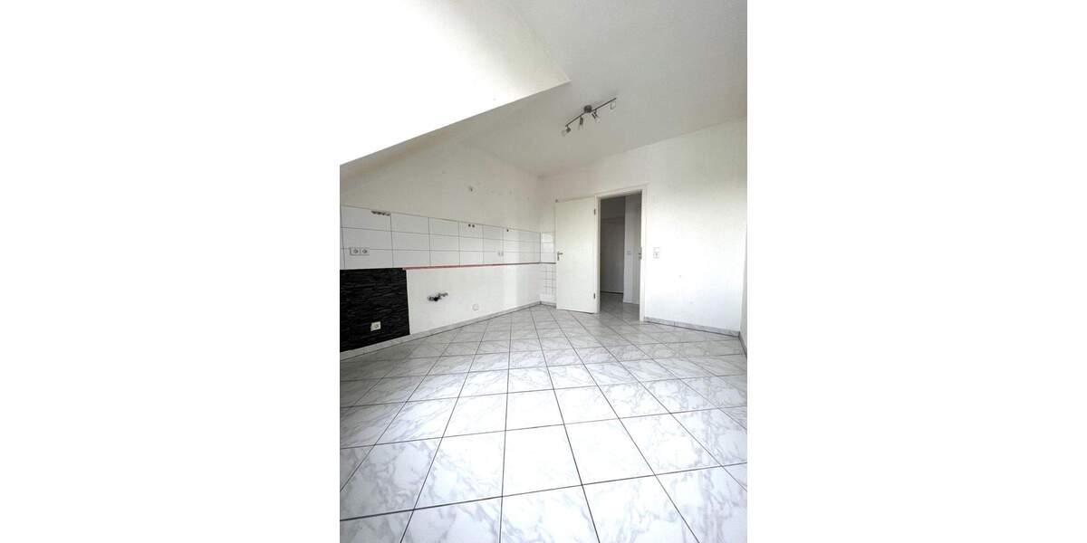 Modernes Wohnen auf zwei Ebenen: 2 Zimmer + 2 ausgebaute Räume (Gesamtfläche ca.116m²) 2 zimmer