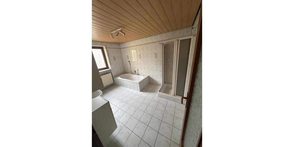 Mehrfamilienhaus, Wohnhaus Sinsheim - 8 Zimmer, 166 m&sup2;, 350.000&euro; | Angebot:27146210
