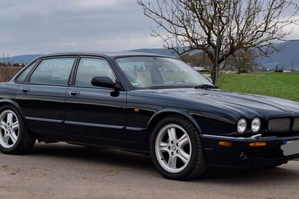 Jaguar XJR 124.300 km 12.900 &euro; Heidelberg 69123
