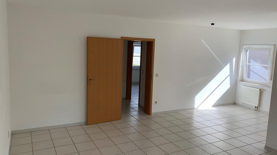 Lu- Edigheim, 2 ZKB, Balkon, hell, gepflegt, PKW- Stellplatz 2 zimmer