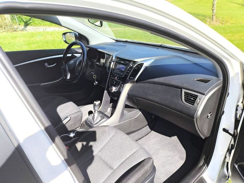 i30