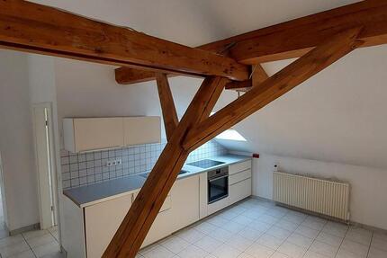 **Reserviert**Charmante Dachgeschosswohnung mit sichtbaren Holzbalken – ruhig & zentral gelegen 2 zimmer