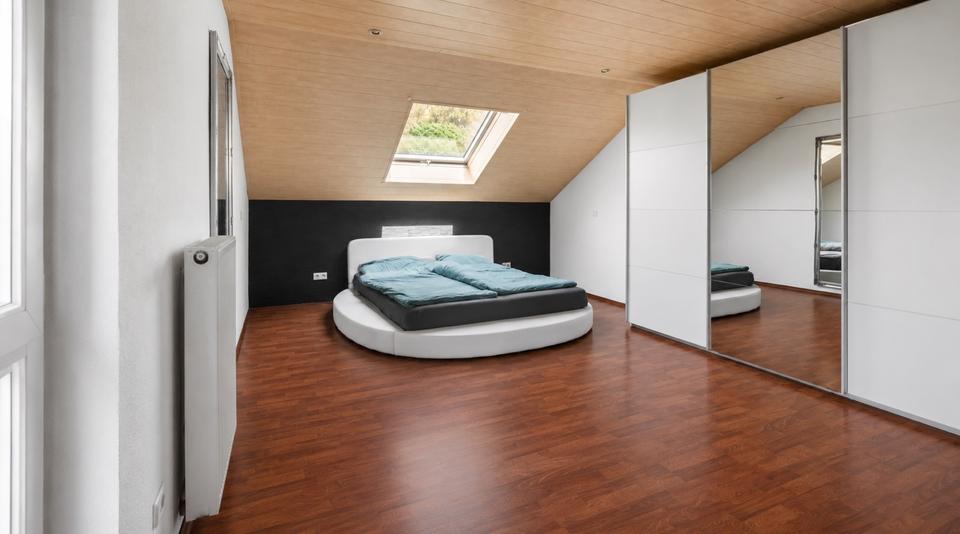 Dachgeschoßwohnung Östringen - 3.5 Zimmer, 125 m&sup2;, 299.000&euro; | Angebot:26984823