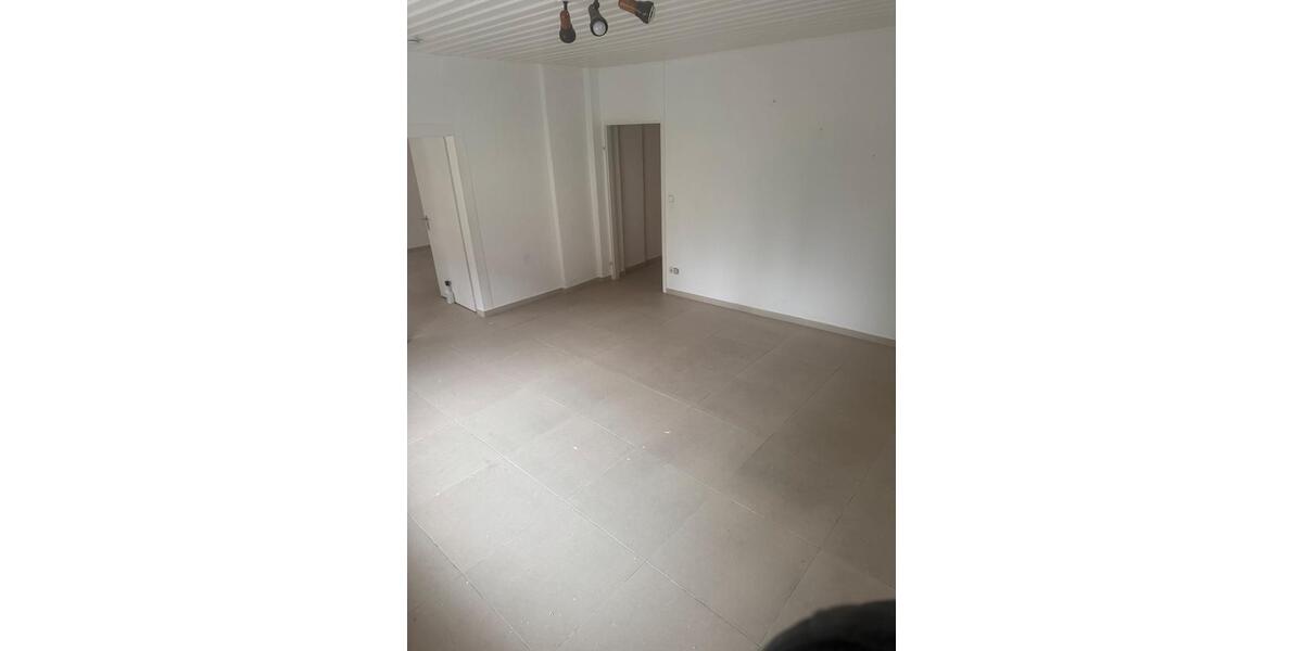 2,5-Zimmer-Altbauwohnung ca. 80 m2 2.5 zimmer
