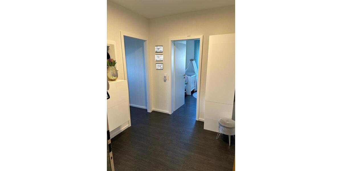 Renovierte 2,5 Zim. Wohn. zum direkt einziehen. Küche, Klima etc. 2.5 zimmer