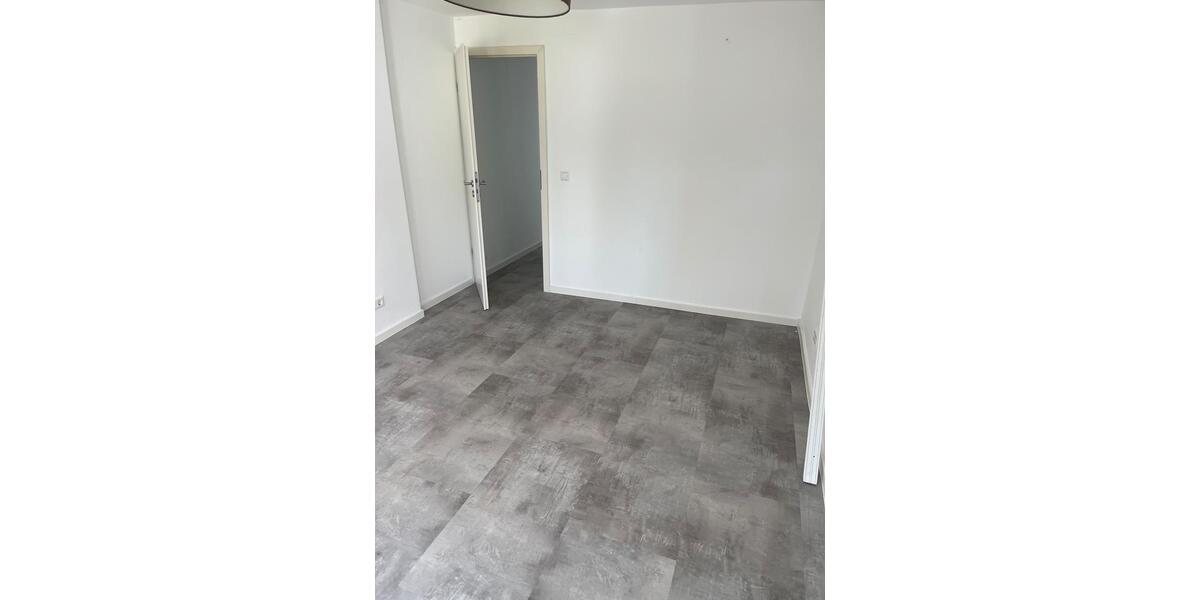 Erdgeschoßwohnung Schwetzingen - 3 Zimmer, 100 m&sup2;, 1.000&euro; | Angebot:26343860