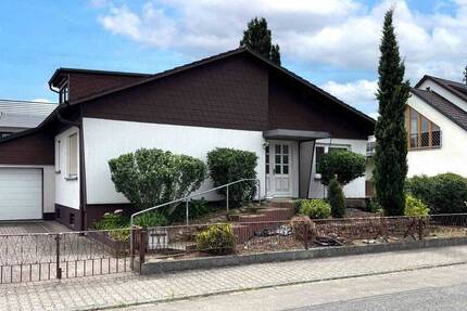 Startklar für Ihre Vision - Entkernter Bungalow in Walldorf
