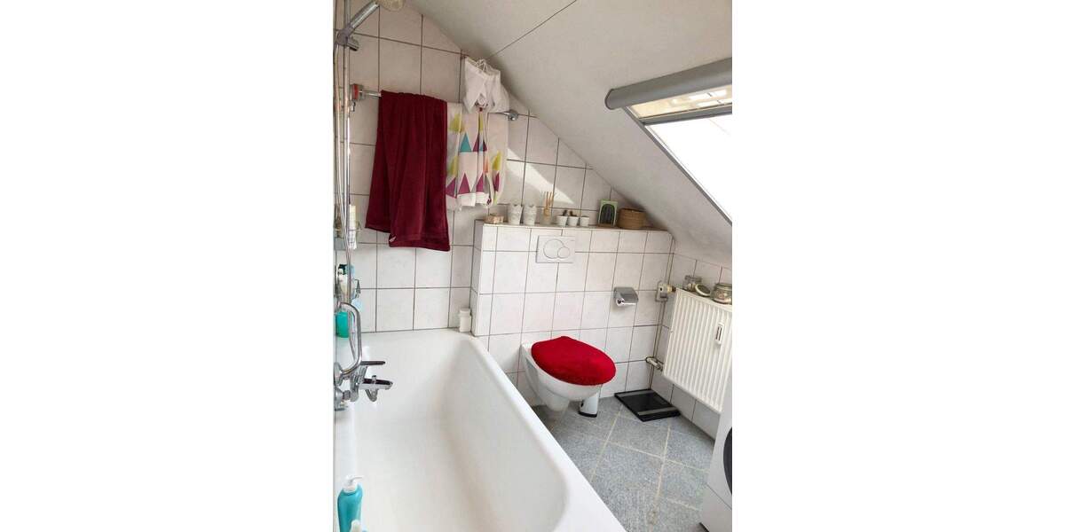 GERADLINIG: 42 M² DACHTERRASSE; FANTASTISCHE AUSSICHT; INKL. EBK UND 2 STELLPLÄTZE 2 zimmer