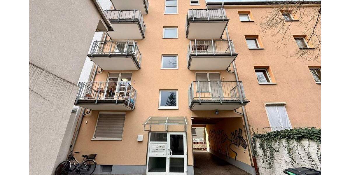Großzügige möblierte 1-Zimmerwohnung mit Balkon in zentraler Lage - leerstehend 1 zimmer