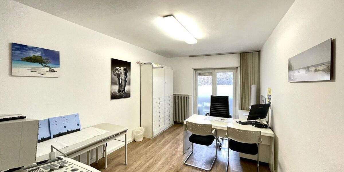 Schöne Praxisräume in bester Lage evtl. als Wohnraum möglich 5 zimmer