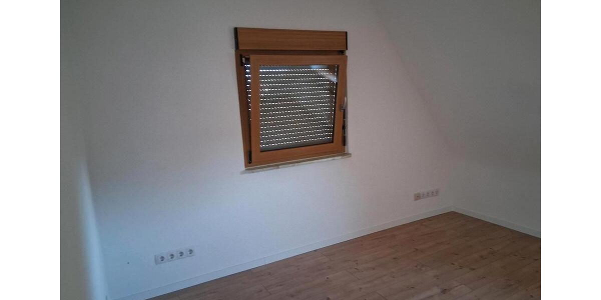 Dachgeschoßwohnung Ludwigshafen am Rhein Mundenheim - 2 Zimmer, 60 m&sup2;, 830&euro; | Angebot:26320358