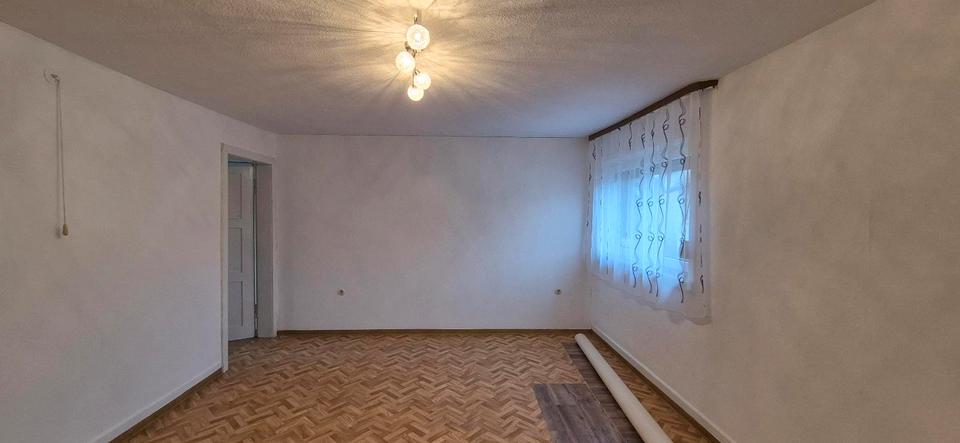Einfamilienhaus Waldbrunn - 6 Zimmer, 100 m&sup2;, 1.000&euro; | Angebot:26241971