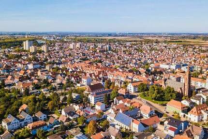 :: Attraktives ca. 420 m² großes Baugrundstück in zentraler ruhiger Lage (B 364) :: zimmer