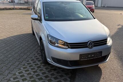 VW Touran 142.481 km 9.000 &euro; Ludwigshafen 67065