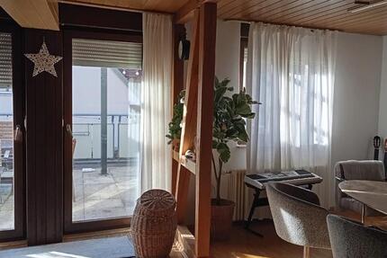 Große 5-Zi-Whg. 2 Balkone, Keller, Stellpl., Dachsp., Kachelofen 5 zimmer