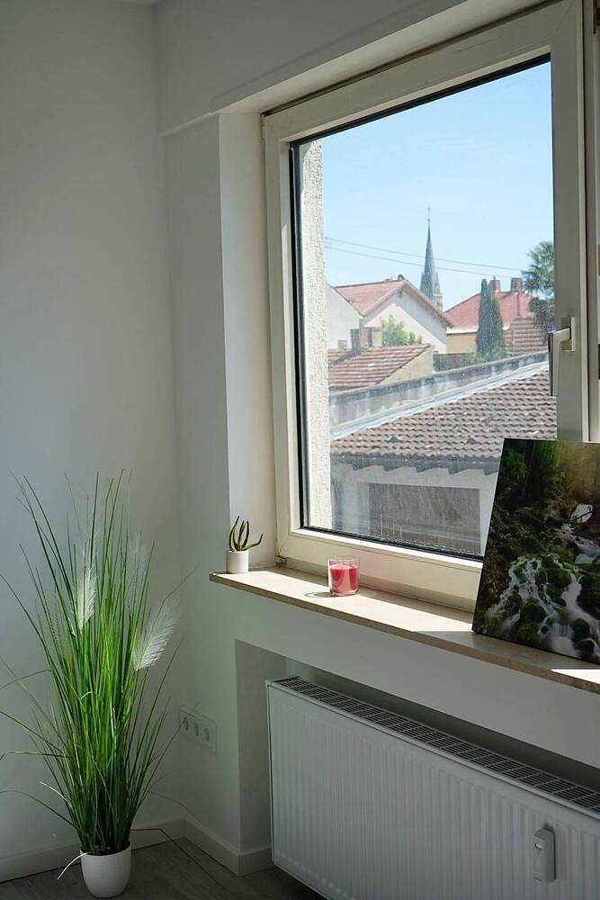 Lichtdurchflutete Wohnung Erstbezug nach Sanierung mit 2 Balkonen