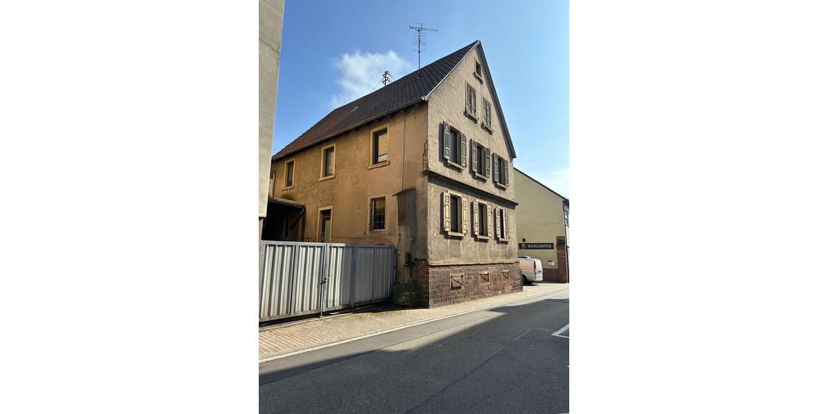 Haus im Sanierungsgebiet 6 zimmer