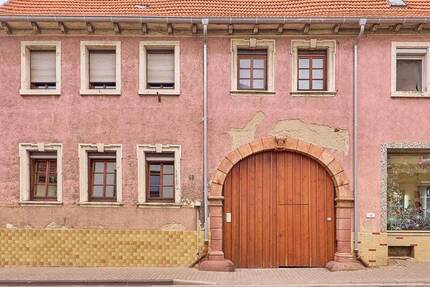 Charmantes Einfamilienhaus - in die Jahre gekommen und sanierungsbedürftig 4 zimmer
