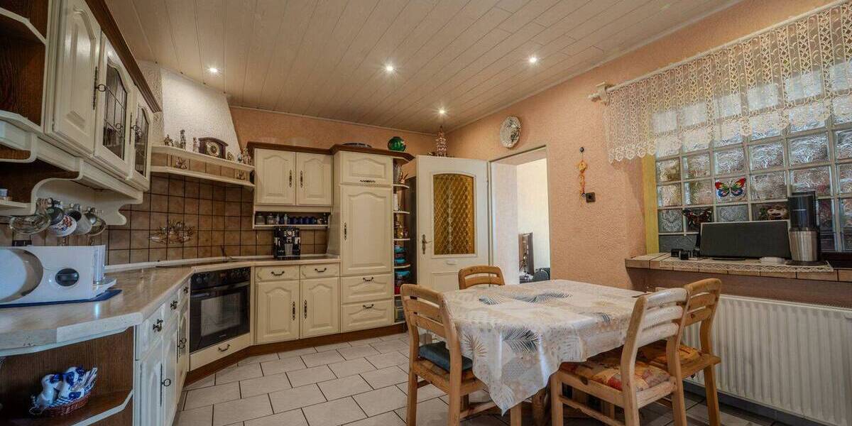 Mehrfamilienhaus, Wohnhaus Ludwigshafen am Rhein Oppau - 7 Zimmer, 227 m&sup2;, 485.000&euro; | Angebot:26616725