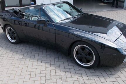Porsche 944