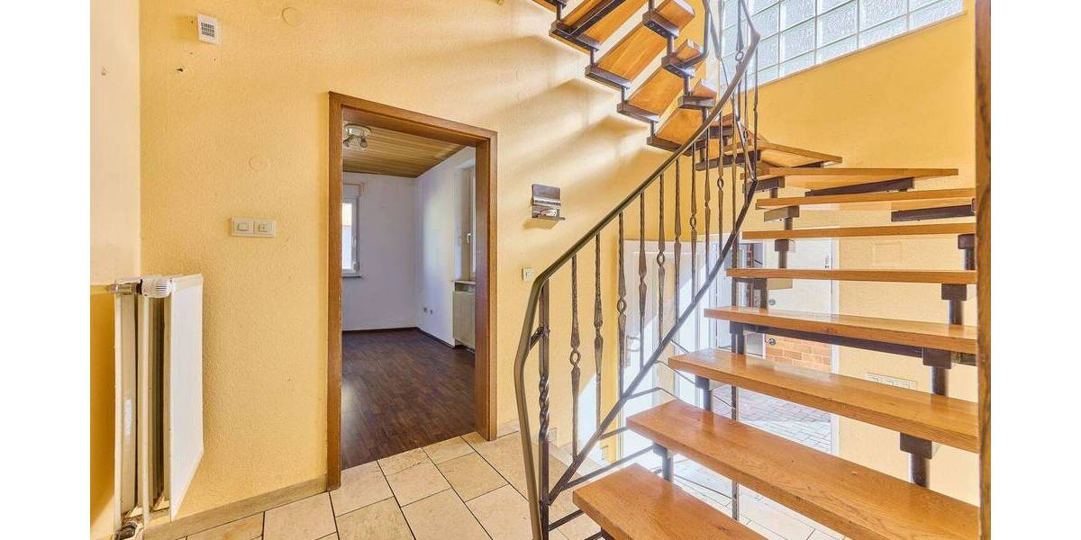 Einfamilienhaus Ludwigshafen am Rhein Rheingönheim - 8 Zimmer, 201 m&sup2;, 439.000&euro; | Angebot:26868831