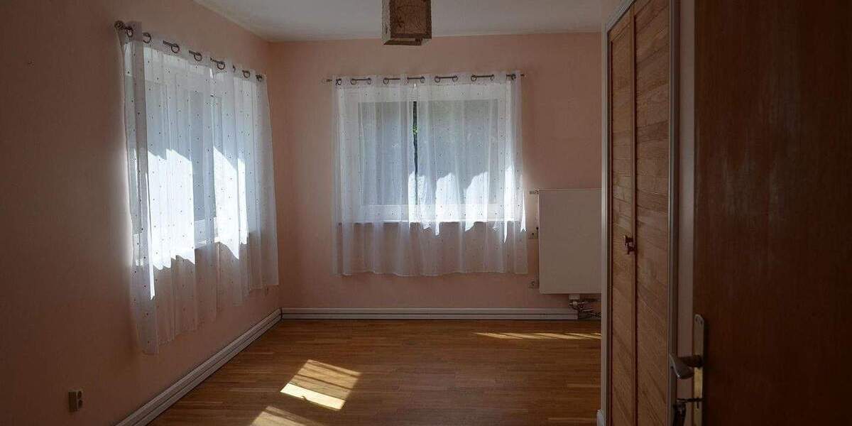 Modernes Landhaus mit schönem Garten - viele Nutzungsmöglichkeiten, zukunftssichere Investition 7 zimmer