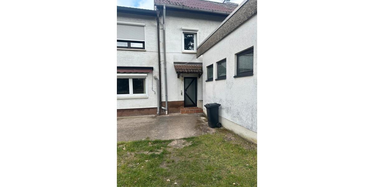 Etagenwohnung Viernheim - 4 Zimmer, 120 m&sup2;, 1.200&euro; | Angebot:26365809
