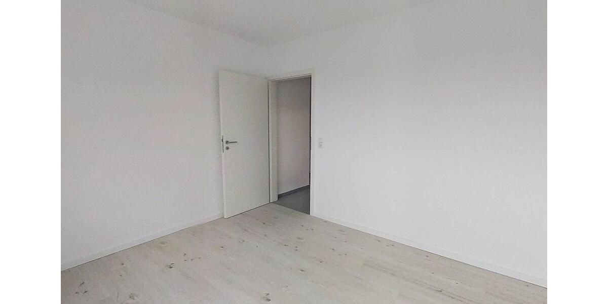 **Frisch modernisiert: Schicke und intelligent geschnittene 3-Zimmer-Wohnung mit BALKON** 3 zimmer