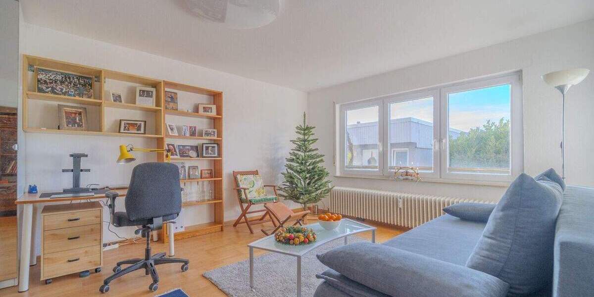 Neues Jahr, neues Haus: Mit Einliegerwohnung, Garten & Fernblick in ruhiger Lage - nur bei realunis 6 zimmer